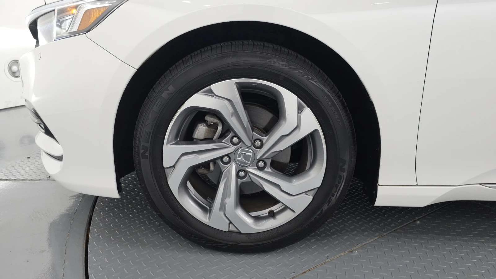 Honda Accord ПОДГРЕВ* КОЖА* КАМЕРА, снимка 5 - Автомобили и джипове - 54852942