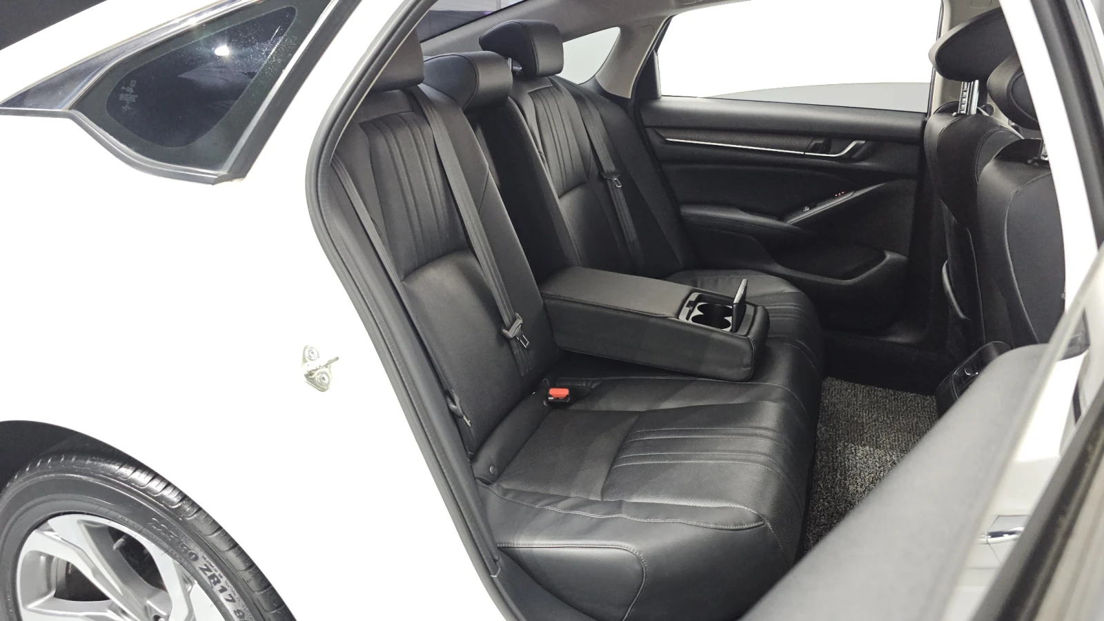 Honda Accord ПОДГРЕВ* КОЖА* КАМЕРА, снимка 10 - Автомобили и джипове - 54852942