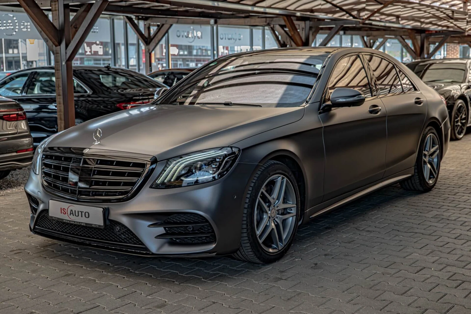 Mercedes-Benz S 560 AMG/4Matic/Burmester/360Камера/Обдухване, снимка 3 - Автомобили и джипове - 54968162