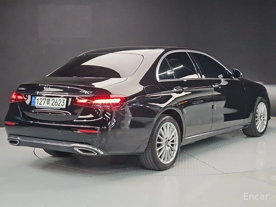 Mercedes-Benz E 220, снимка 4 - Автомобили и джипове - 55000500