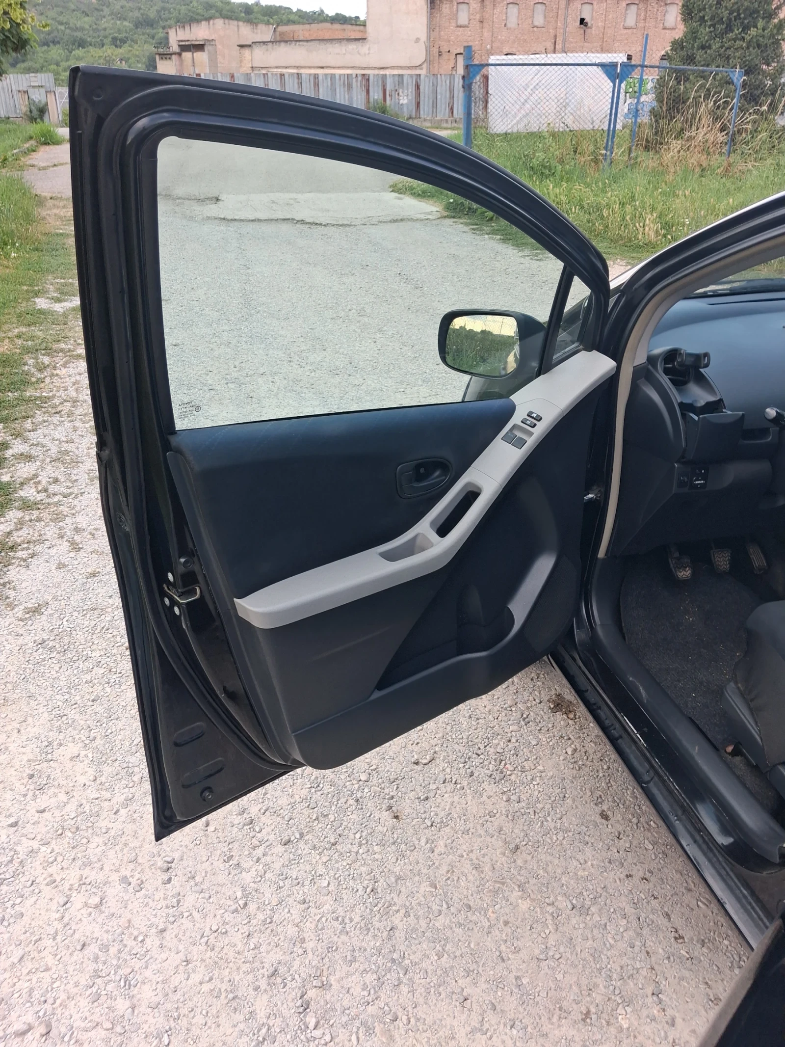 Toyota Yaris, снимка 9 - Автомобили и джипове - 55581757