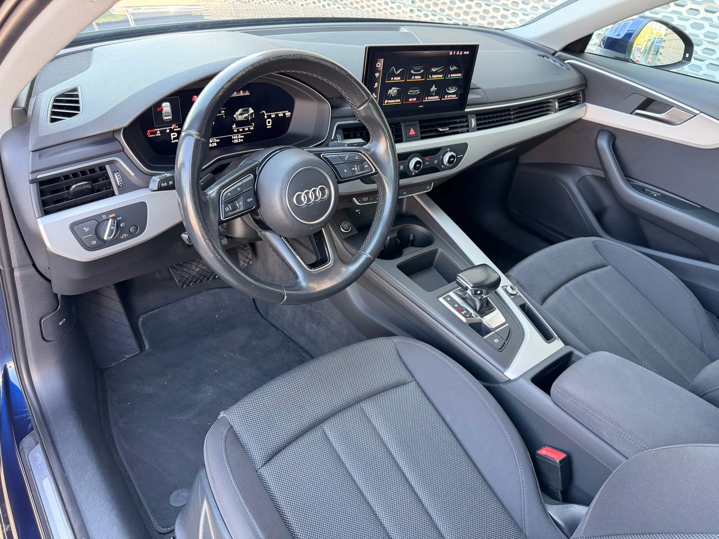 Audi A4, снимка 9 - Автомобили и джипове - 56113355