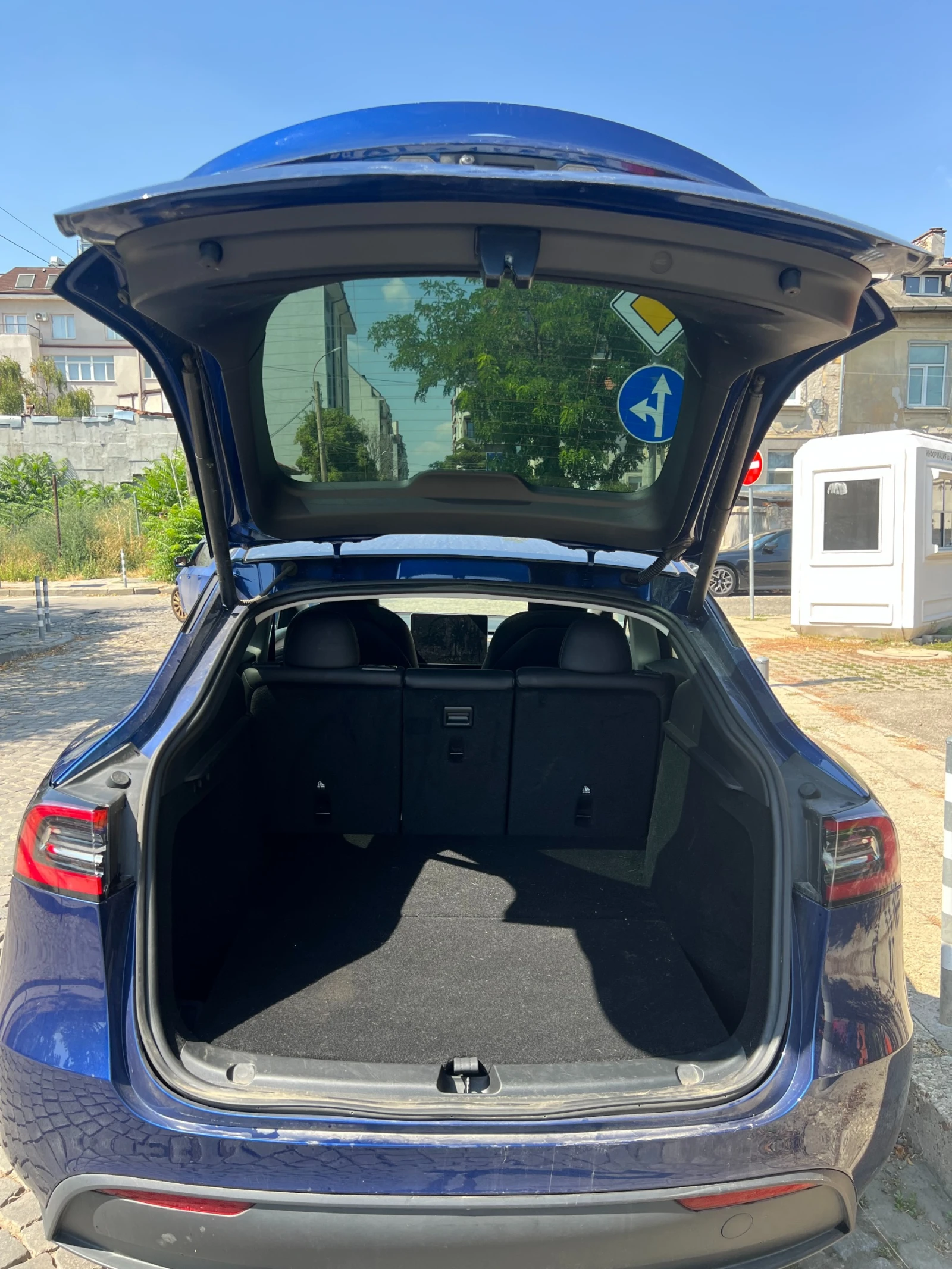 Tesla Model Y Long Range Dual Motor, снимка 8 - Автомобили и джипове - 55846444
