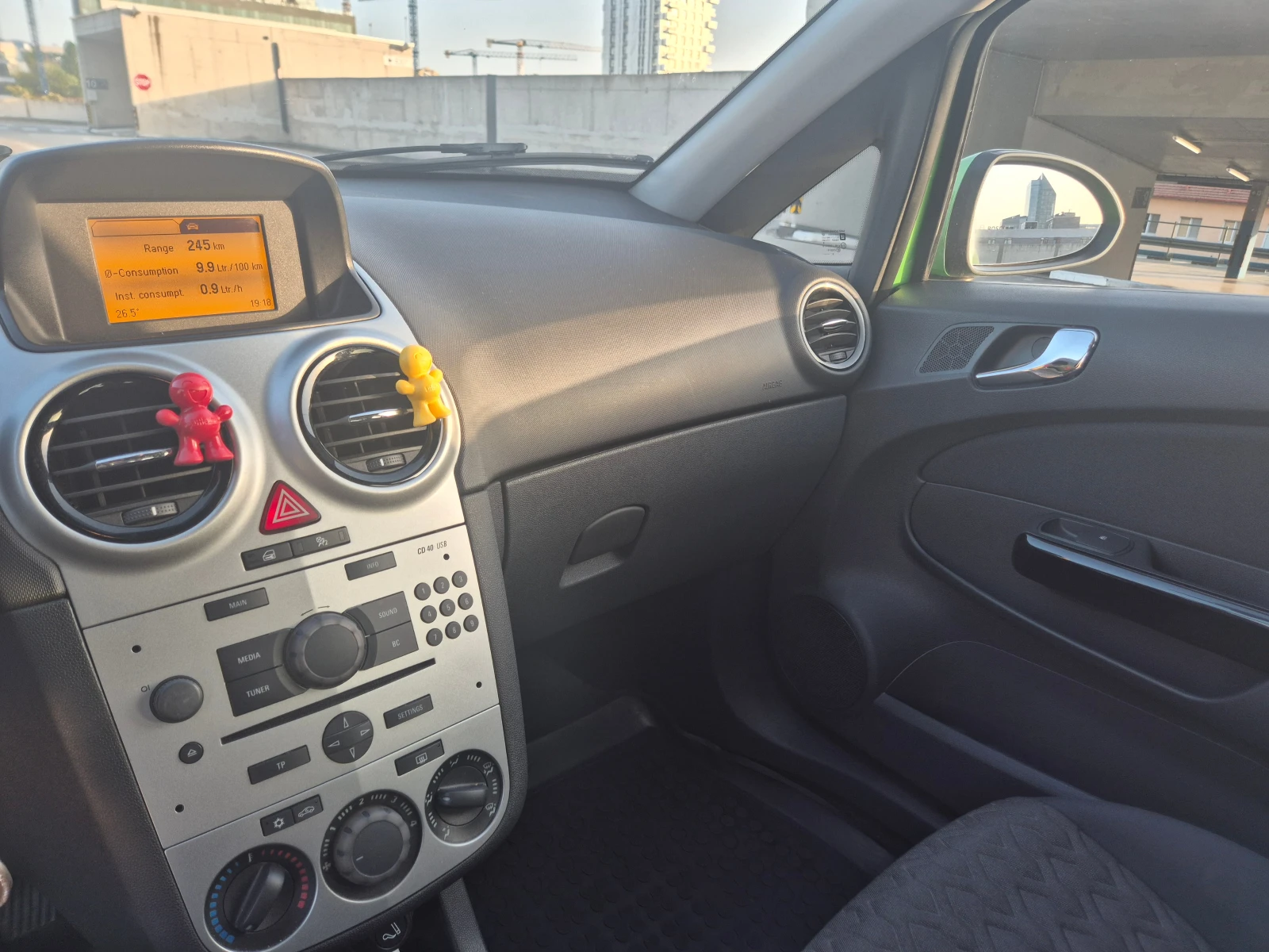 Opel Corsa, снимка 11 - Автомобили и джипове - 55849838