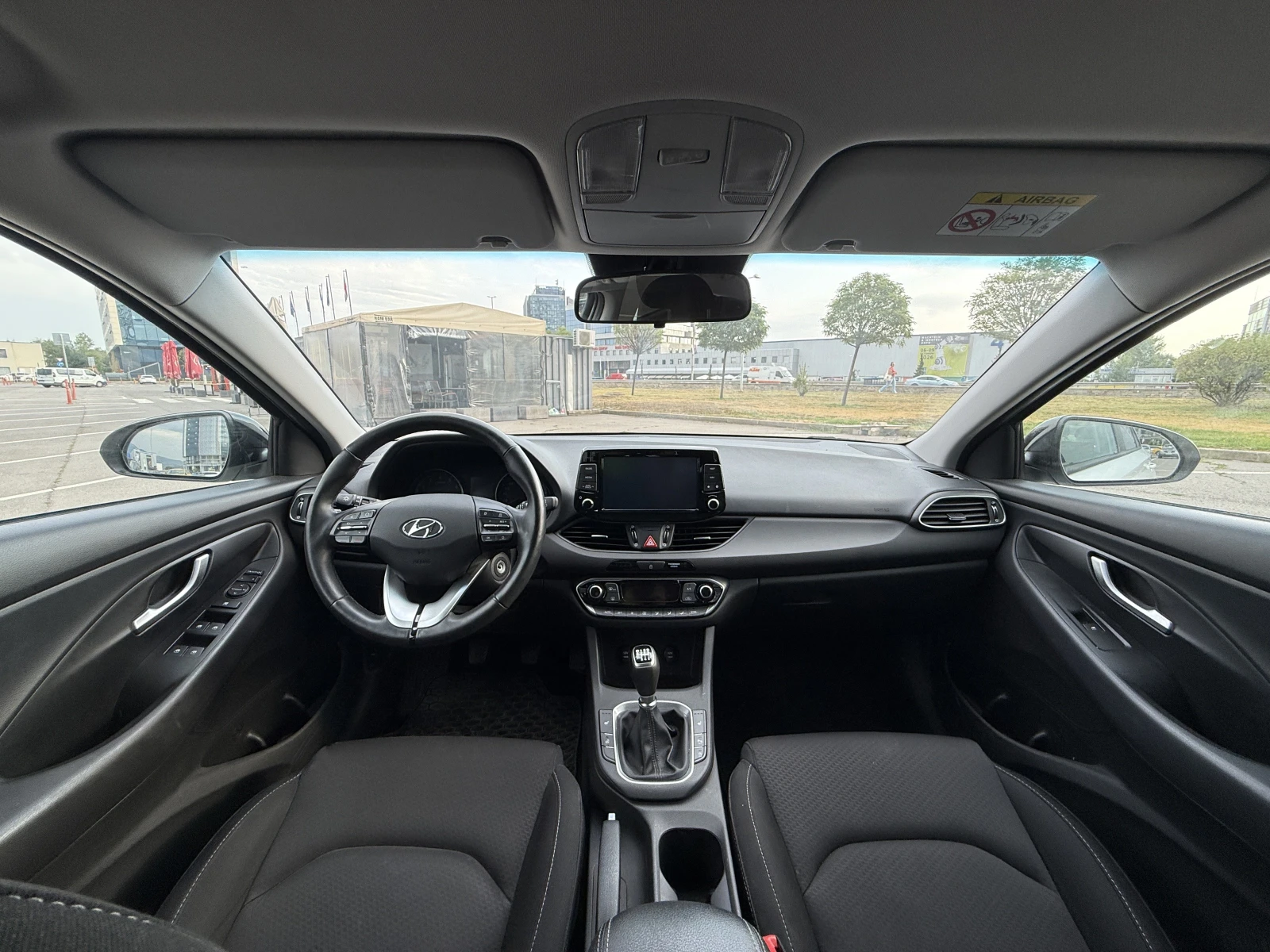 Hyundai I30 1.4 бензин, навигация, подгряване, камера , снимка 4 - Автомобили и джипове - 55901595