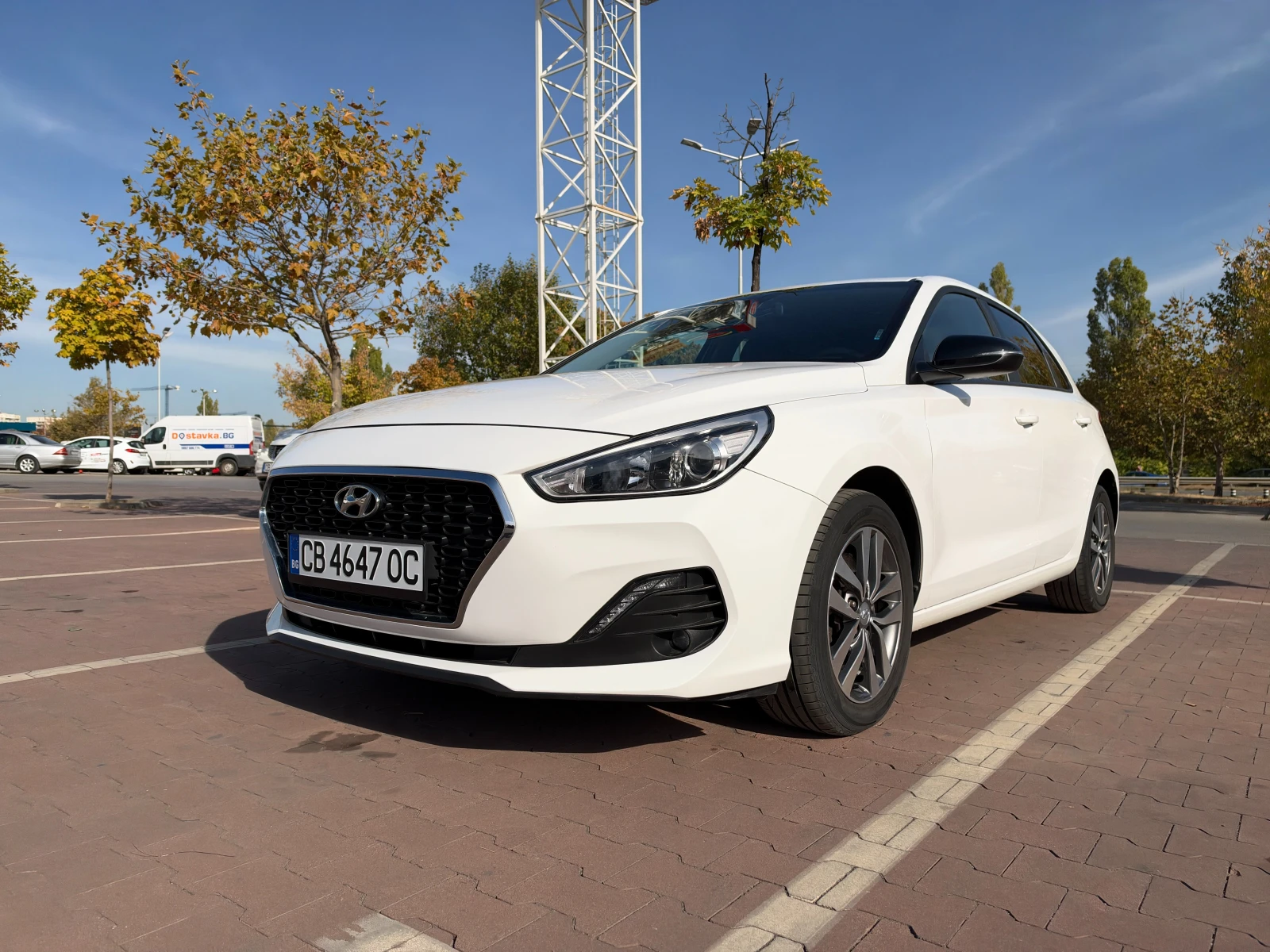 Hyundai I30 1.4 бензин, навигация, подгряване, камера 