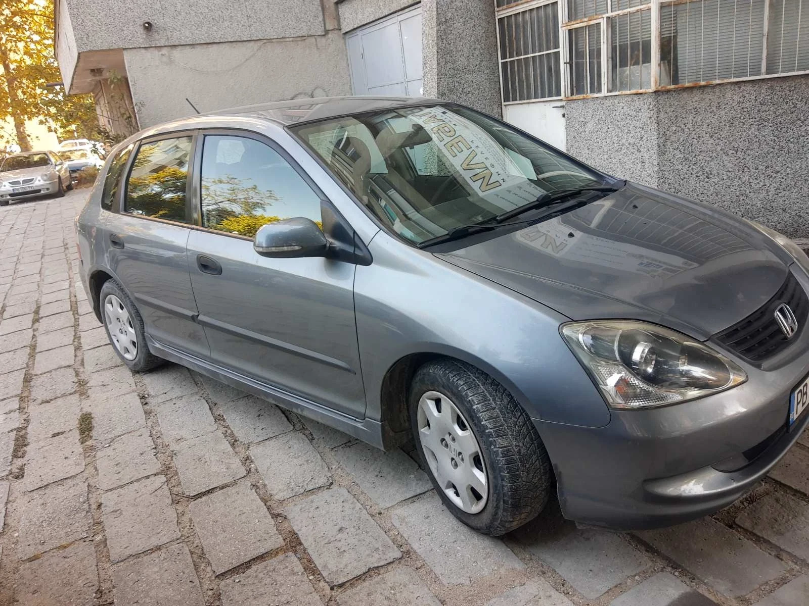Honda Civic 2004год., снимка 2 - Автомобили и джипове - 56132432