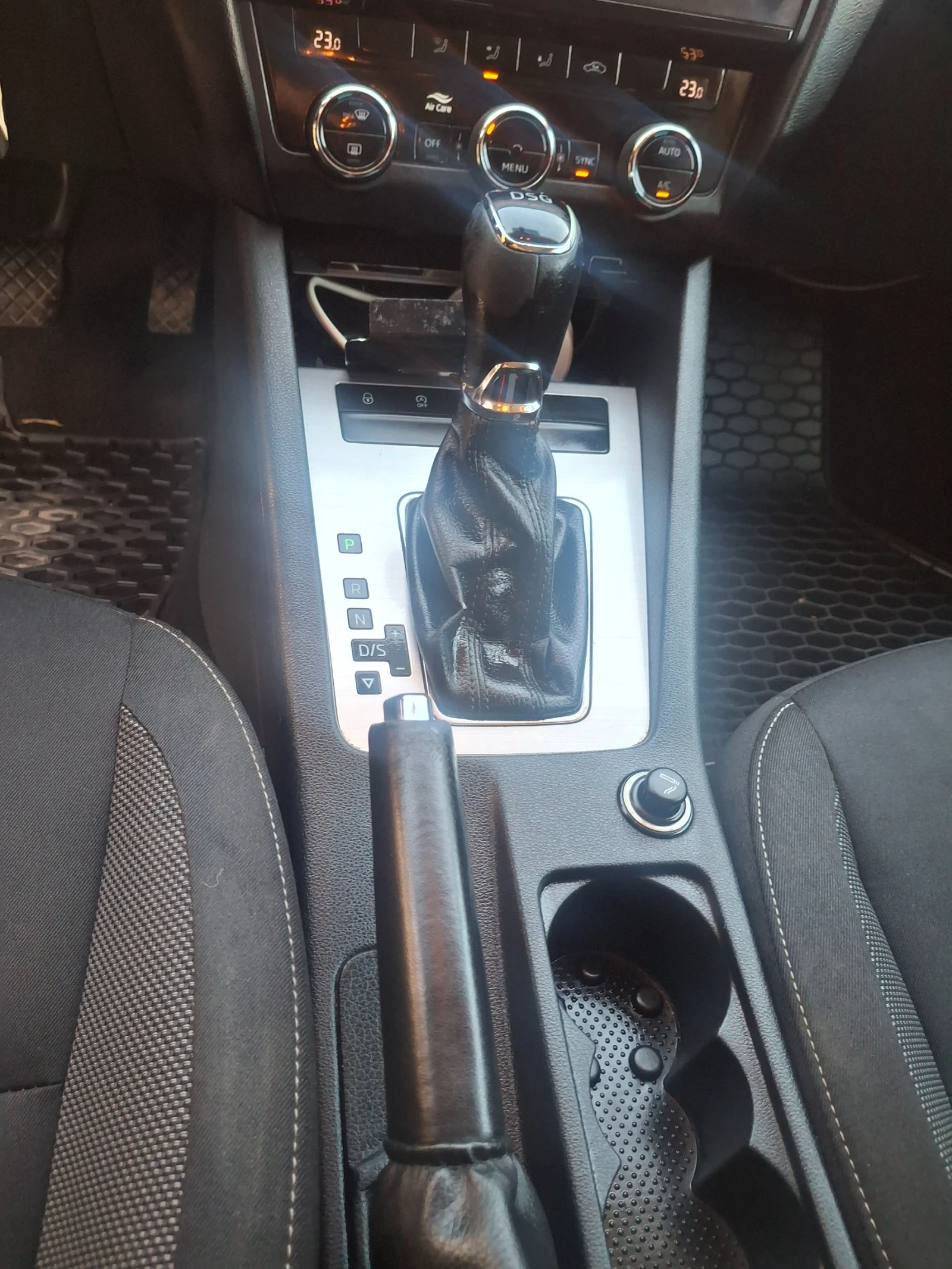 Skoda Octavia, снимка 15 - Автомобили и джипове - 56565772