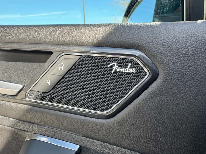 VW Tiguan DSG4x4/DISTRONIC/DIGITAL/360/HEAD-UP/FULL LED/PANO, снимка 11 - Автомобили и джипове - 52561591