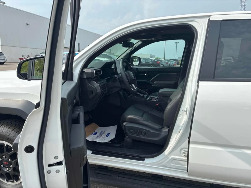 Toyota Tacoma * Hybrid * CARFAX * БЕЗ ПЪРВОНАЧАЛНА ВНОСКА, снимка 16 - Автомобили и джипове - 52935132