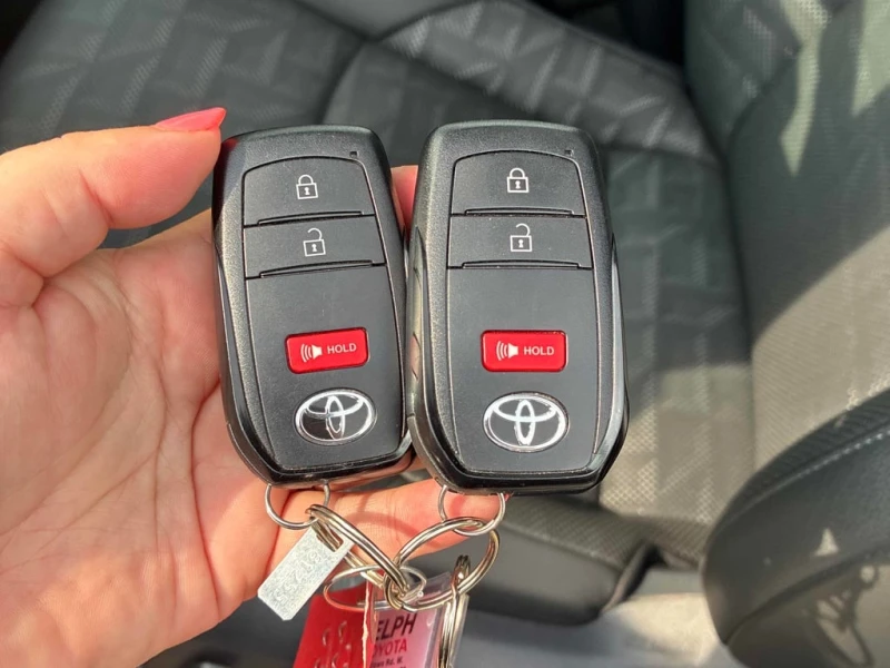 Toyota Tacoma * Hybrid * CARFAX * БЕЗ ПЪРВОНАЧАЛНА ВНОСКА, снимка 13 - Автомобили и джипове - 52935132