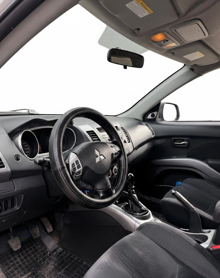 Mitsubishi Outlander 2.0D 4x4 , снимка 3 - Автомобили и джипове - 53563238
