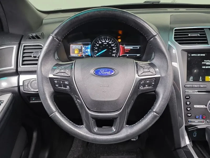 Ford Explorer 2.3 AWD, снимка 13 - Автомобили и джипове - 54351485