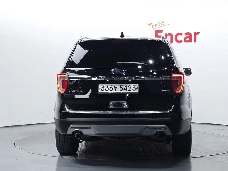 Ford Explorer 2.3 AWD, снимка 4 - Автомобили и джипове - 54351485