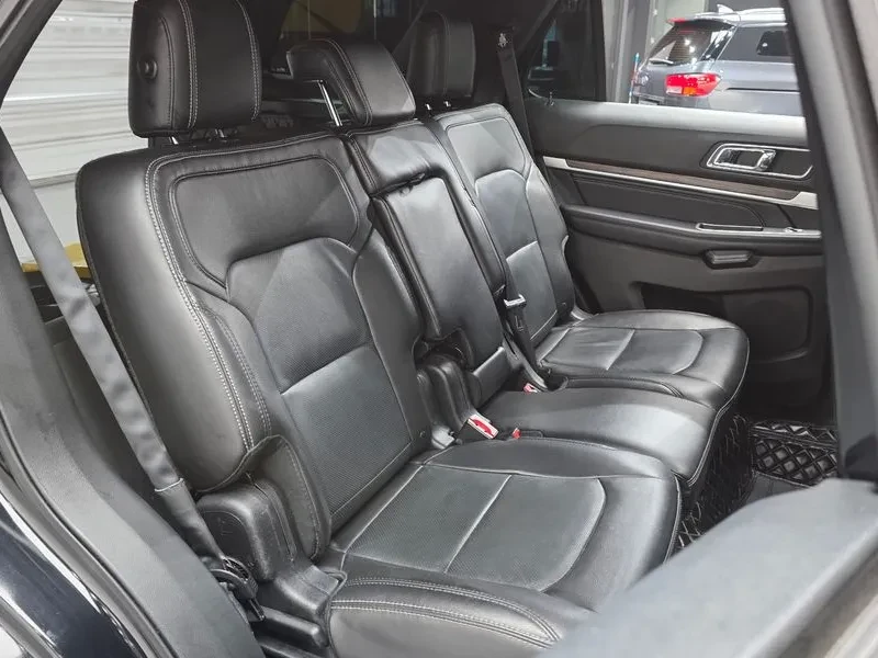 Ford Explorer 2.3 AWD, снимка 12 - Автомобили и джипове - 54351485