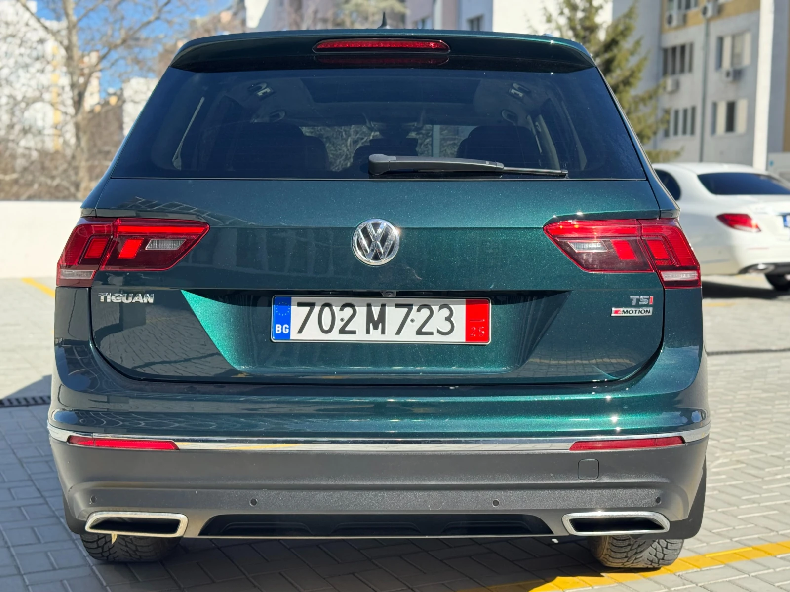 VW Tiguan DSG4x4/DISTRONIC/DIGITAL/360/HEAD-UP/FULL LED/PANO - изображение 5