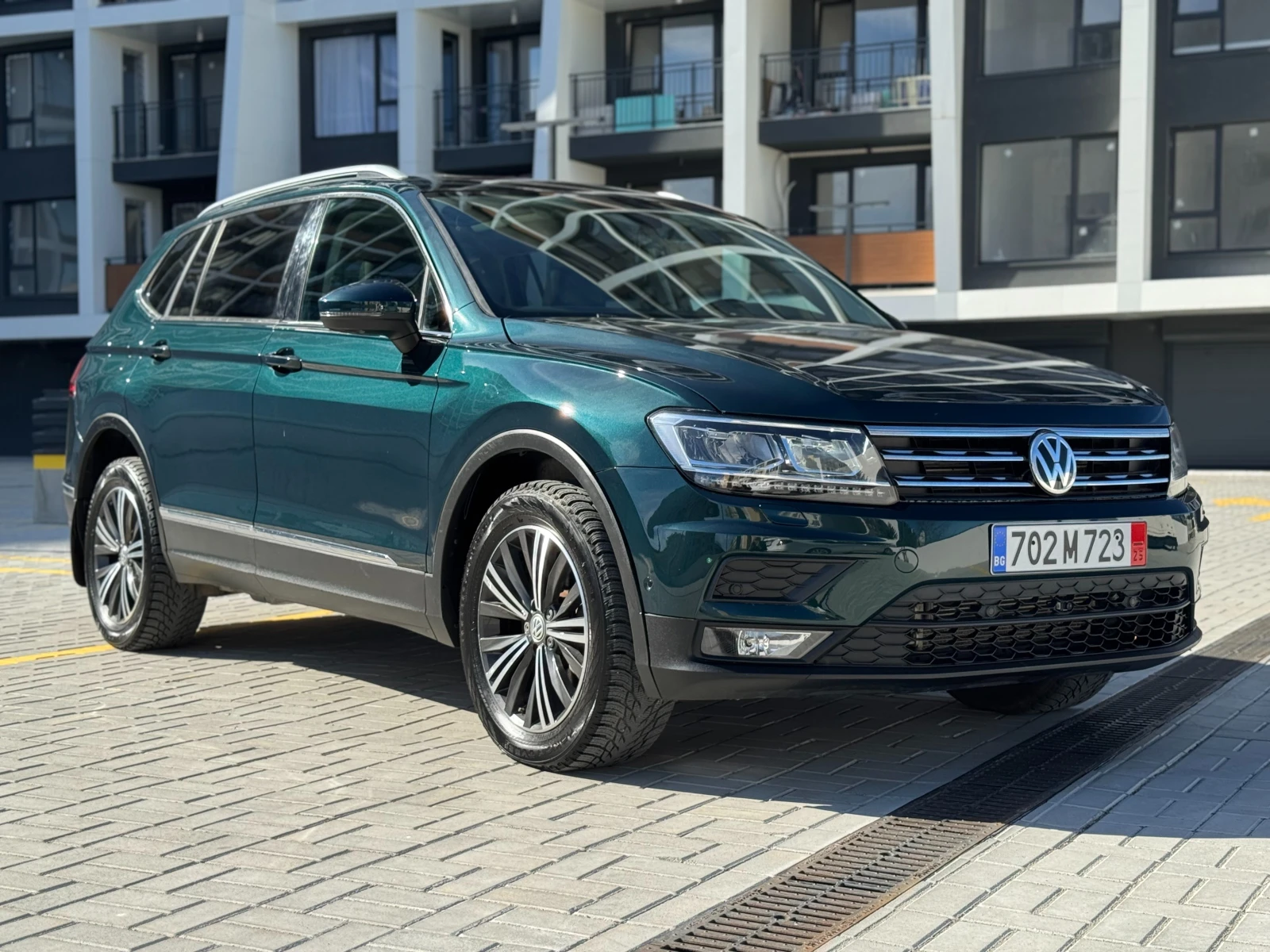 VW Tiguan DSG4x4/DISTRONIC/DIGITAL/360/HEAD-UP/FULL LED/PANO - изображение 3