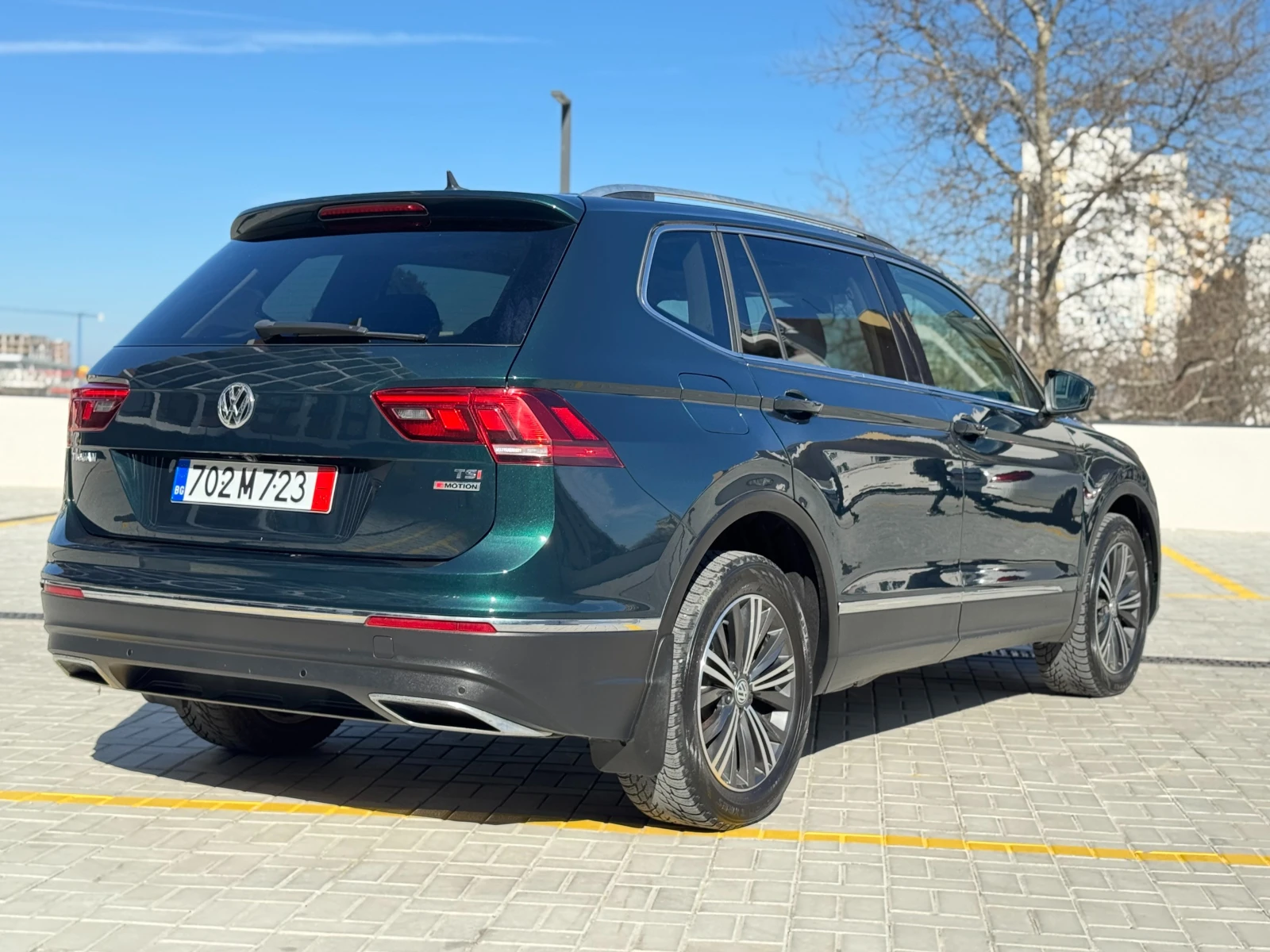 VW Tiguan DSG4x4/DISTRONIC/DIGITAL/360/HEAD-UP/FULL LED/PANO - изображение 4