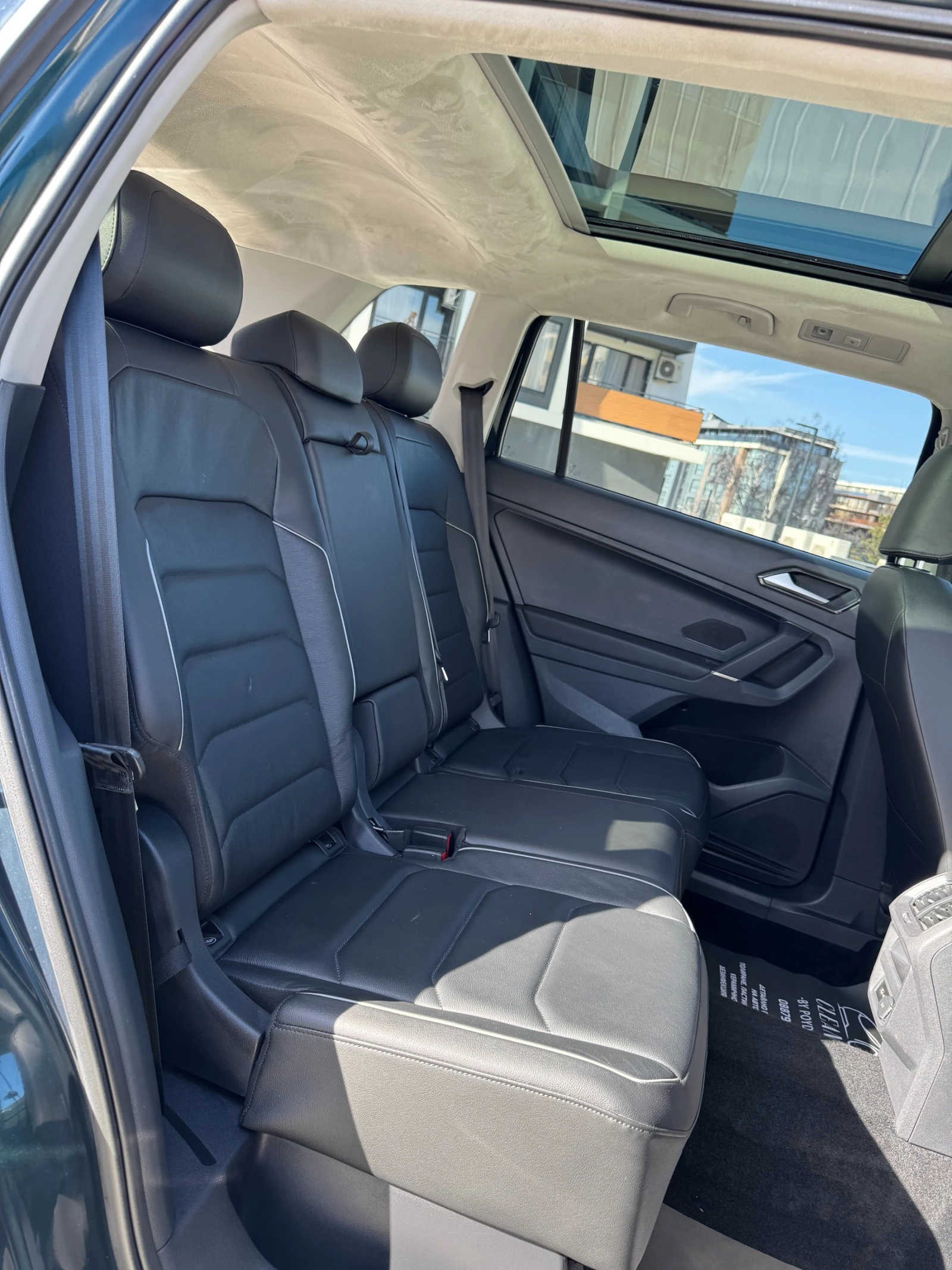 VW Tiguan DSG4x4/DISTRONIC/DIGITAL/360/HEAD-UP/FULL LED/PANO | Mobile.bg — изображение 12
