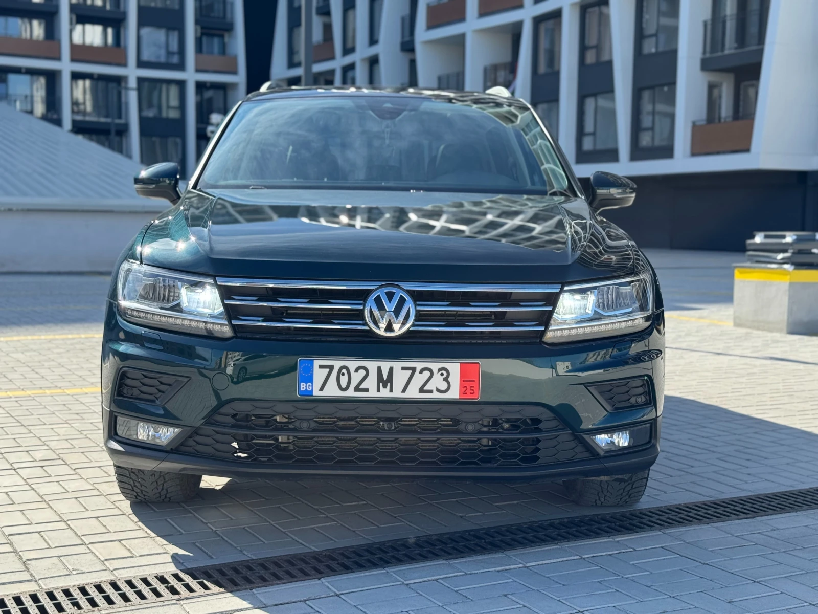 VW Tiguan DSG4x4/DISTRONIC/DIGITAL/360/HEAD-UP/FULL LED/PANO - изображение 2
