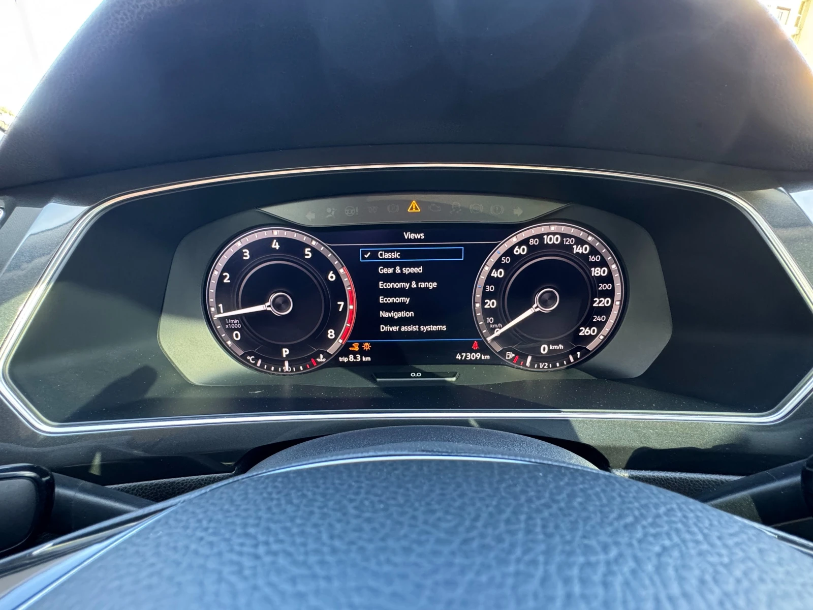 VW Tiguan DSG4x4/DISTRONIC/DIGITAL/360/HEAD-UP/FULL LED/PANO - изображение 9