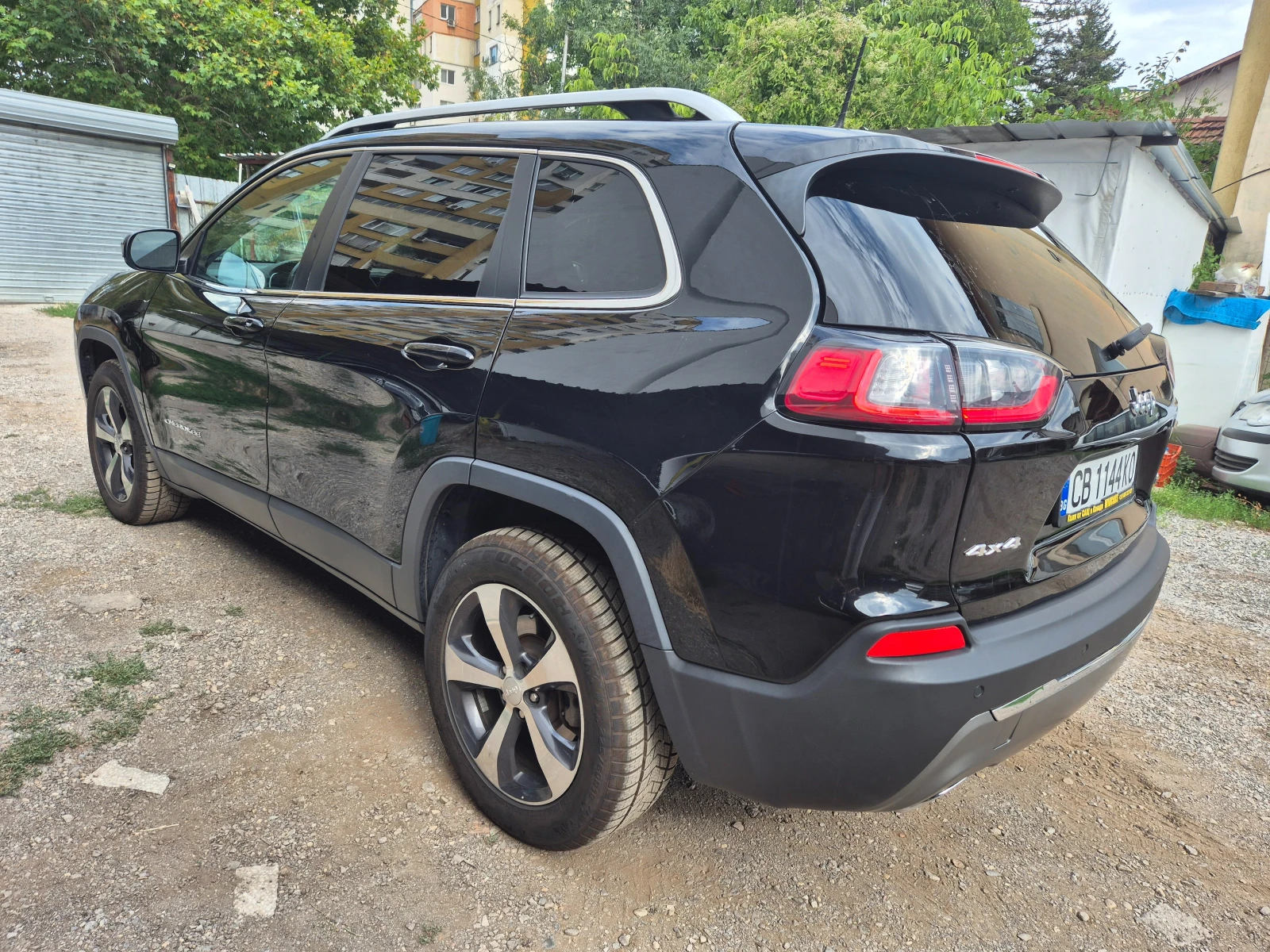 Jeep Cherokee LIMITED 3.2i 4х4 - изображение 6