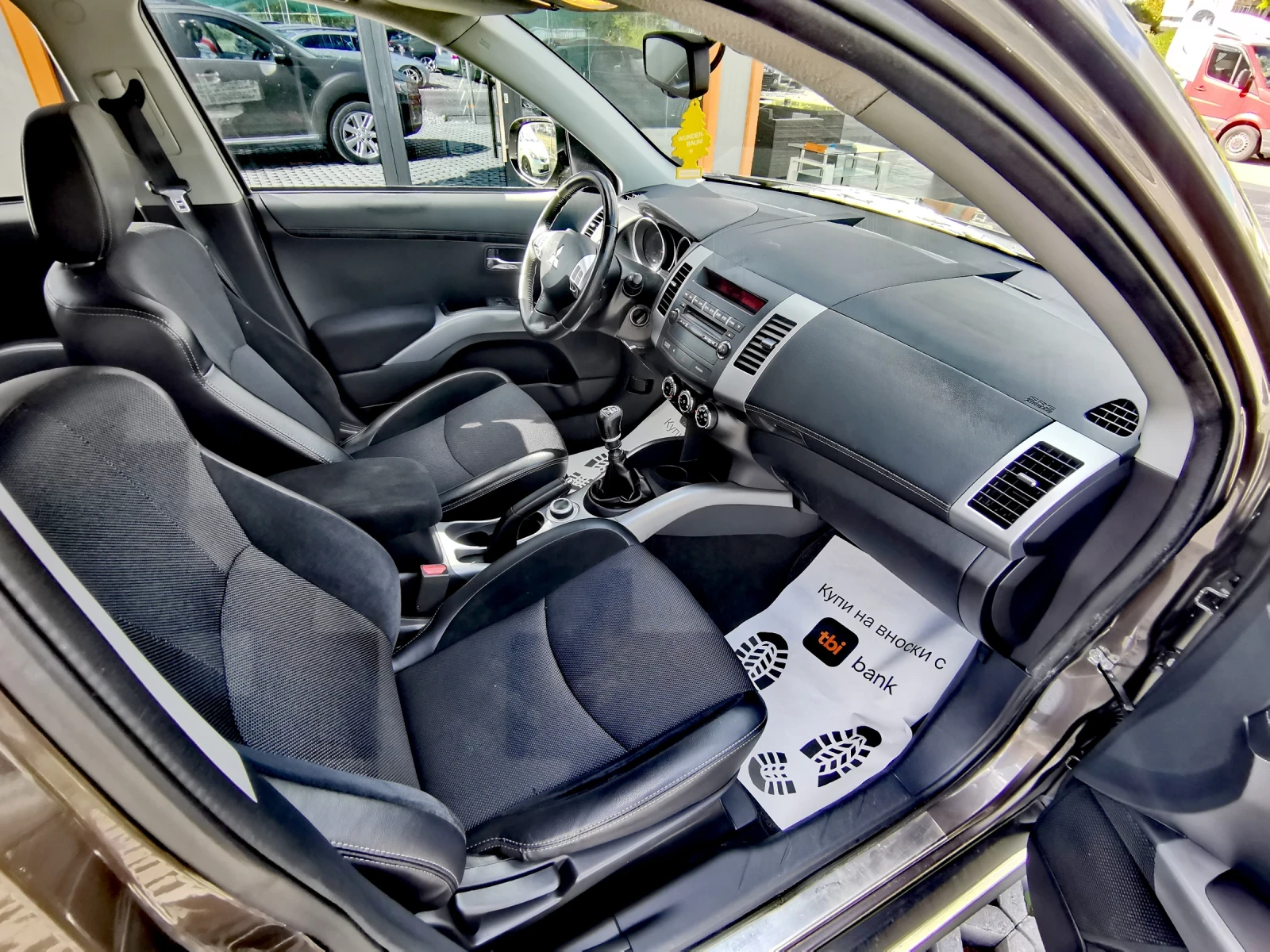 Mitsubishi Outlander 2.2DiD - изображение 8