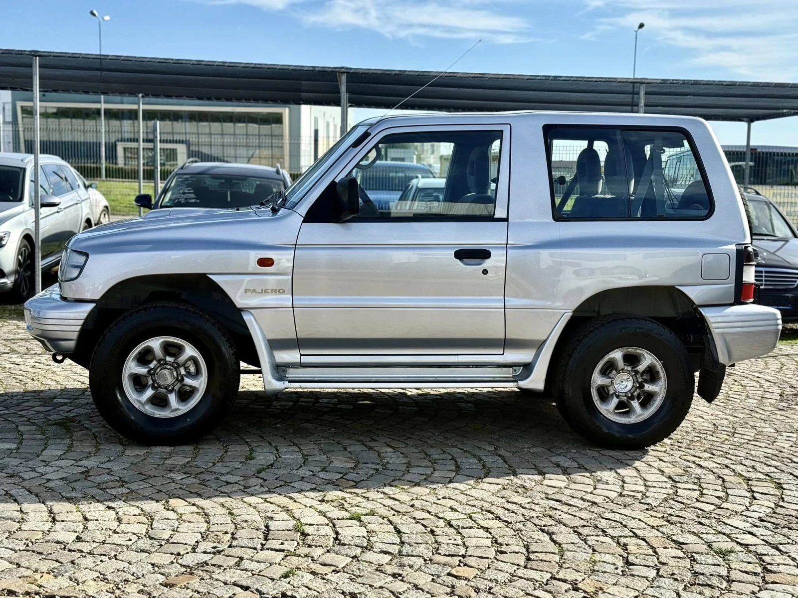 Mitsubishi Pajero 2.5 4x4 - изображение 2