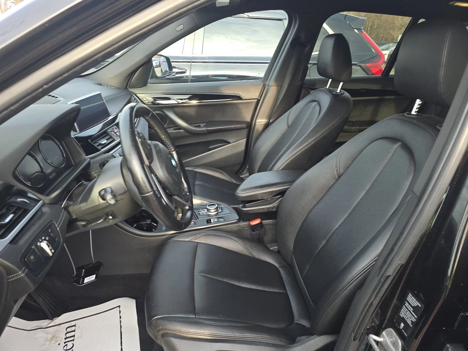 BMW X1 xDrive28i - изображение 8