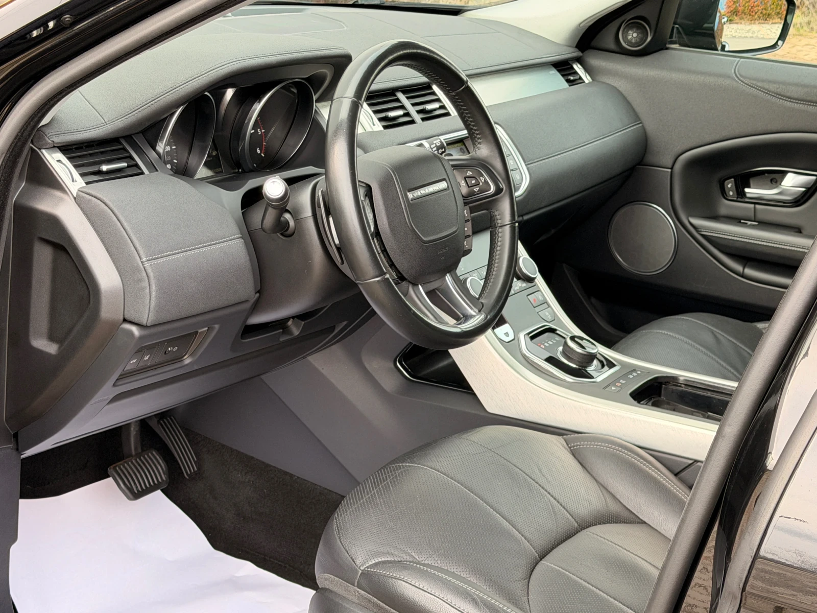 Land Rover Range Rover Evoque Facelift-2.0d-AWD-4X4-КОЖА-LED-УНИКАТ-130Х.КМ-НОВА - изображение 10