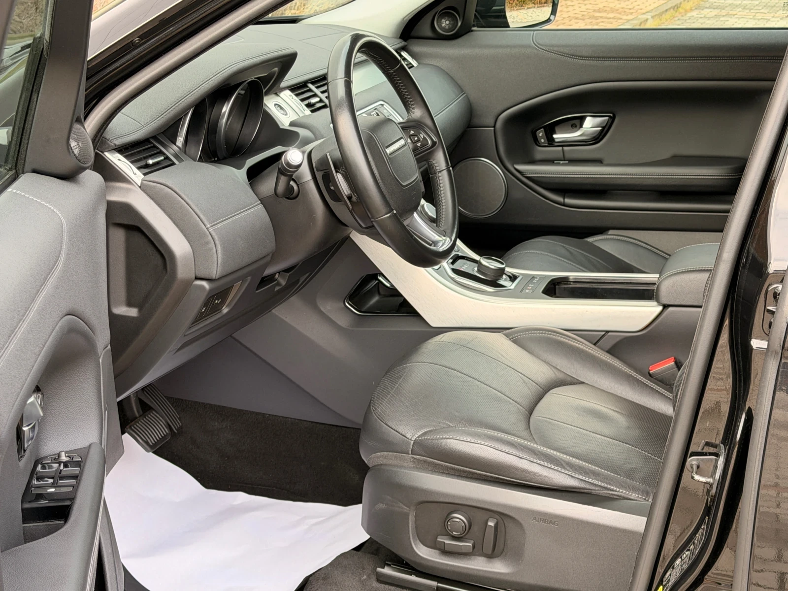 Land Rover Range Rover Evoque Facelift-2.0d-AWD-4X4-КОЖА-LED-УНИКАТ-130Х.КМ-НОВА - изображение 9