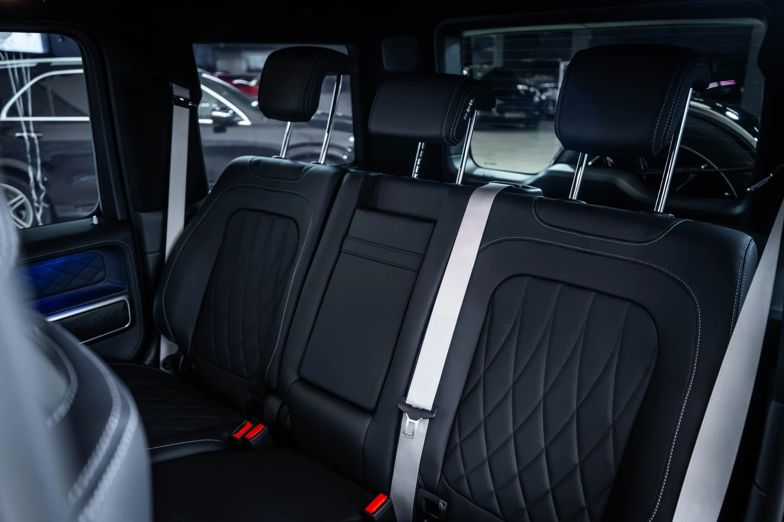 Mercedes-Benz G 63 AMG Manufaktur* Carbon* Burmester* 360, снимка 15 - Автомобили и джипове - 54456391