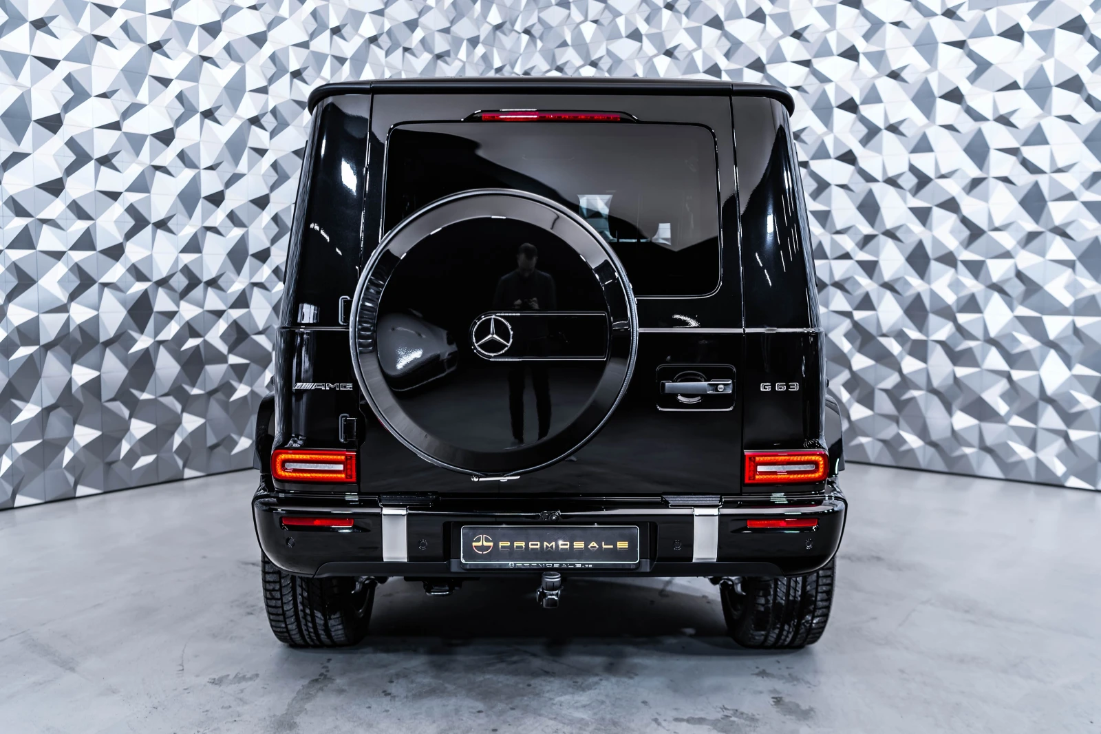 Mercedes-Benz G 63 AMG Manufaktur* Carbon* Burmester* 360, снимка 5 - Автомобили и джипове - 54456391