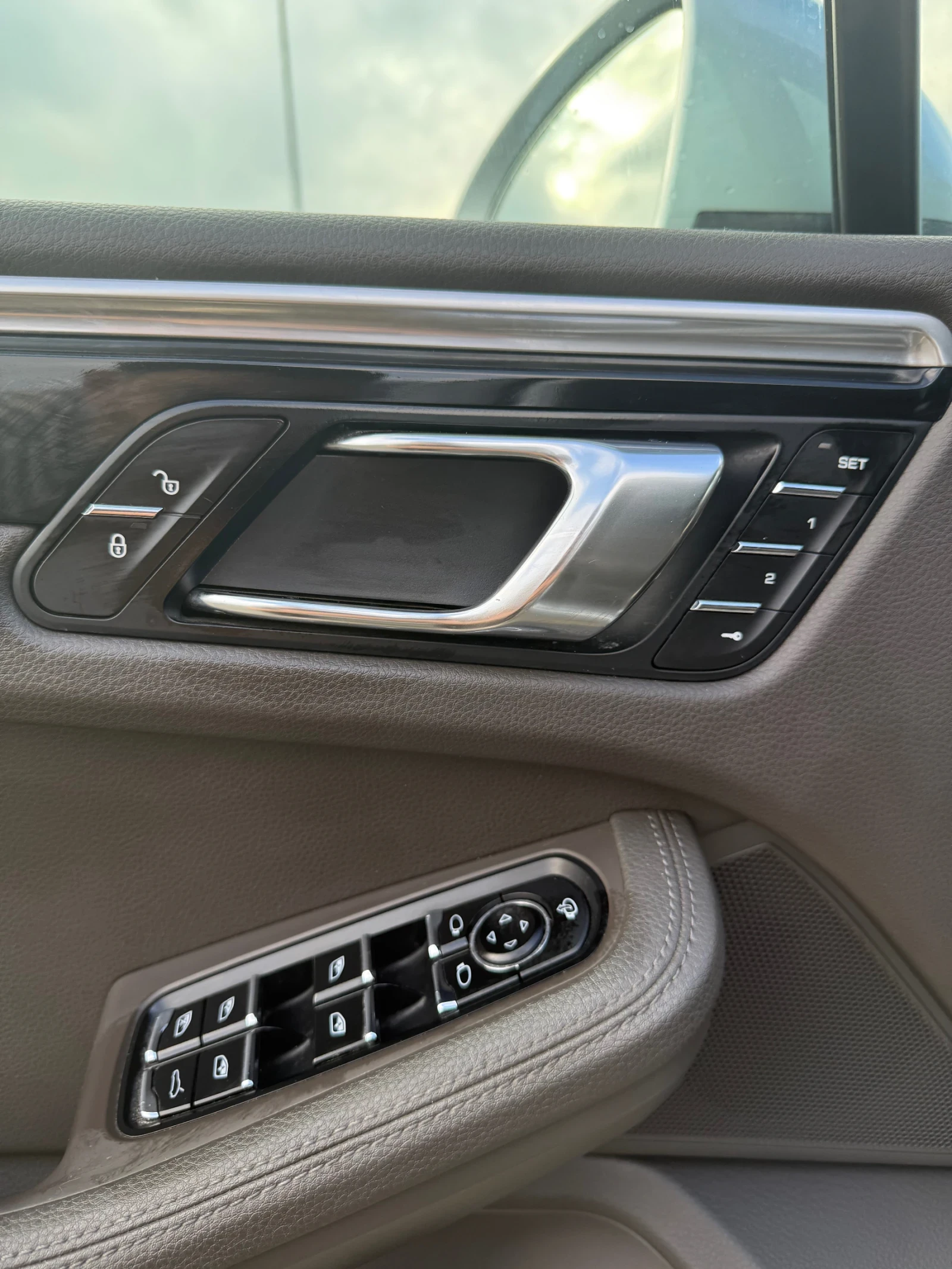 Porsche Macan, снимка 15 - Автомобили и джипове - 54935144