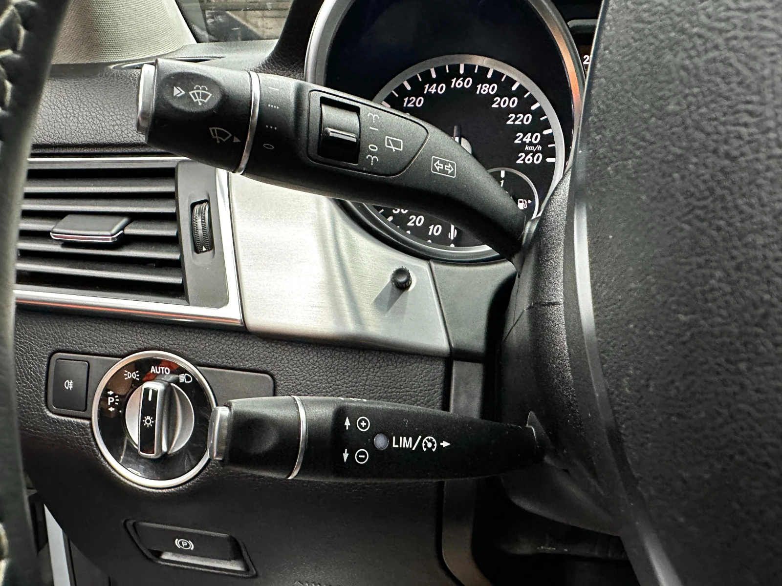 Mercedes-Benz ML 350 3.0d 258 к.с./4MATIC/BLUETEC, снимка 16 - Автомобили и джипове - 55829810
