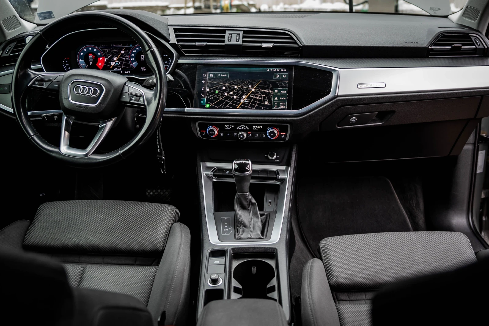 Audi Q3, снимка 4 - Автомобили и джипове - 55829856