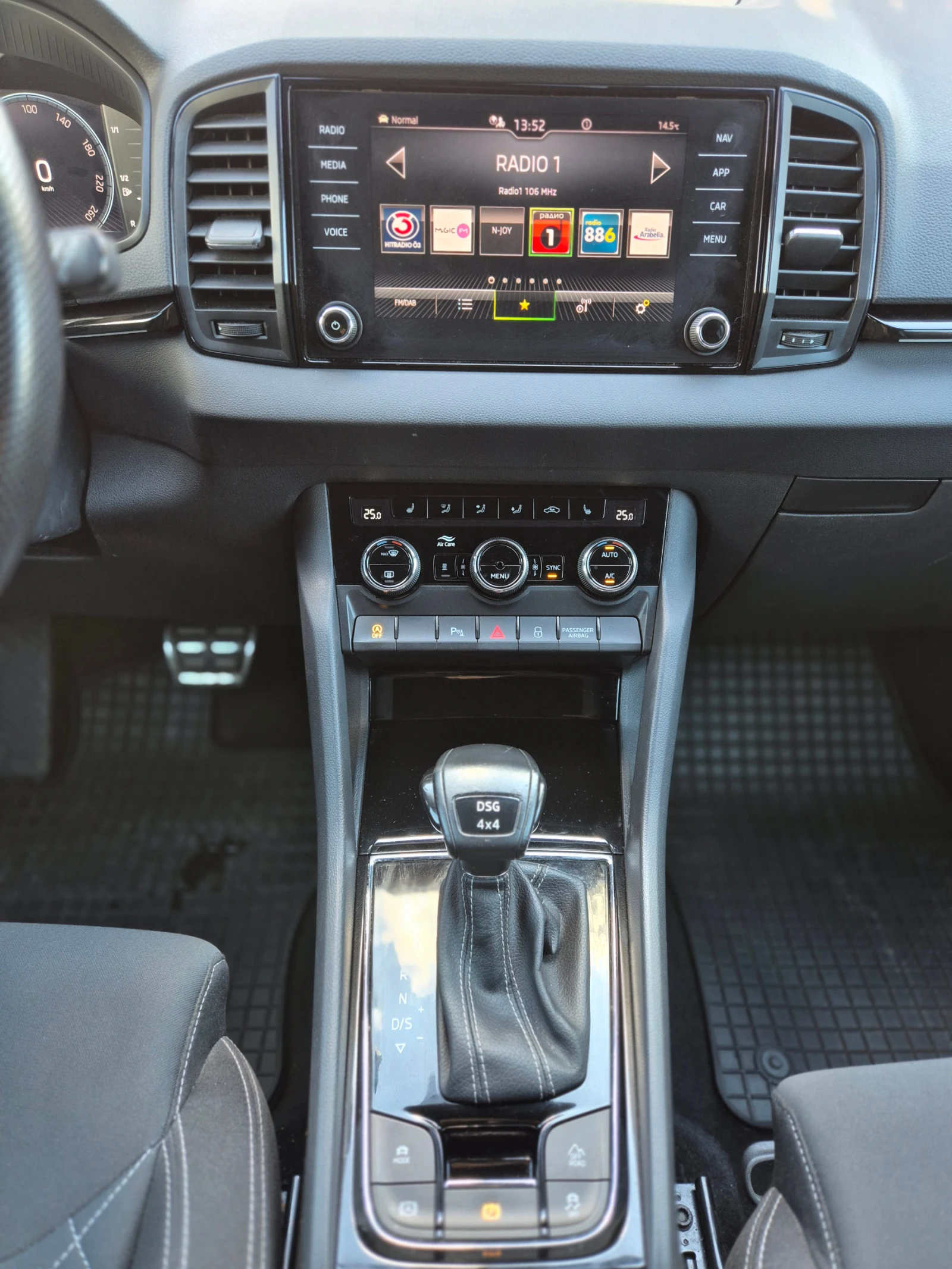 Skoda Karoq 4x4 SPORTLINE TSI, снимка 10 - Автомобили и джипове - 56248249