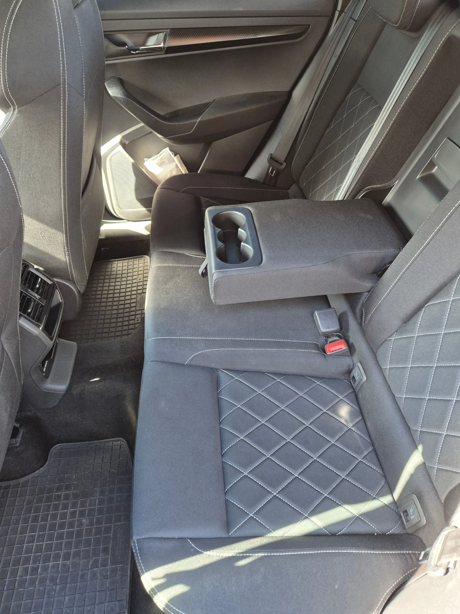 Skoda Karoq 4x4 SPORTLINE TSI, снимка 15 - Автомобили и джипове - 56248249