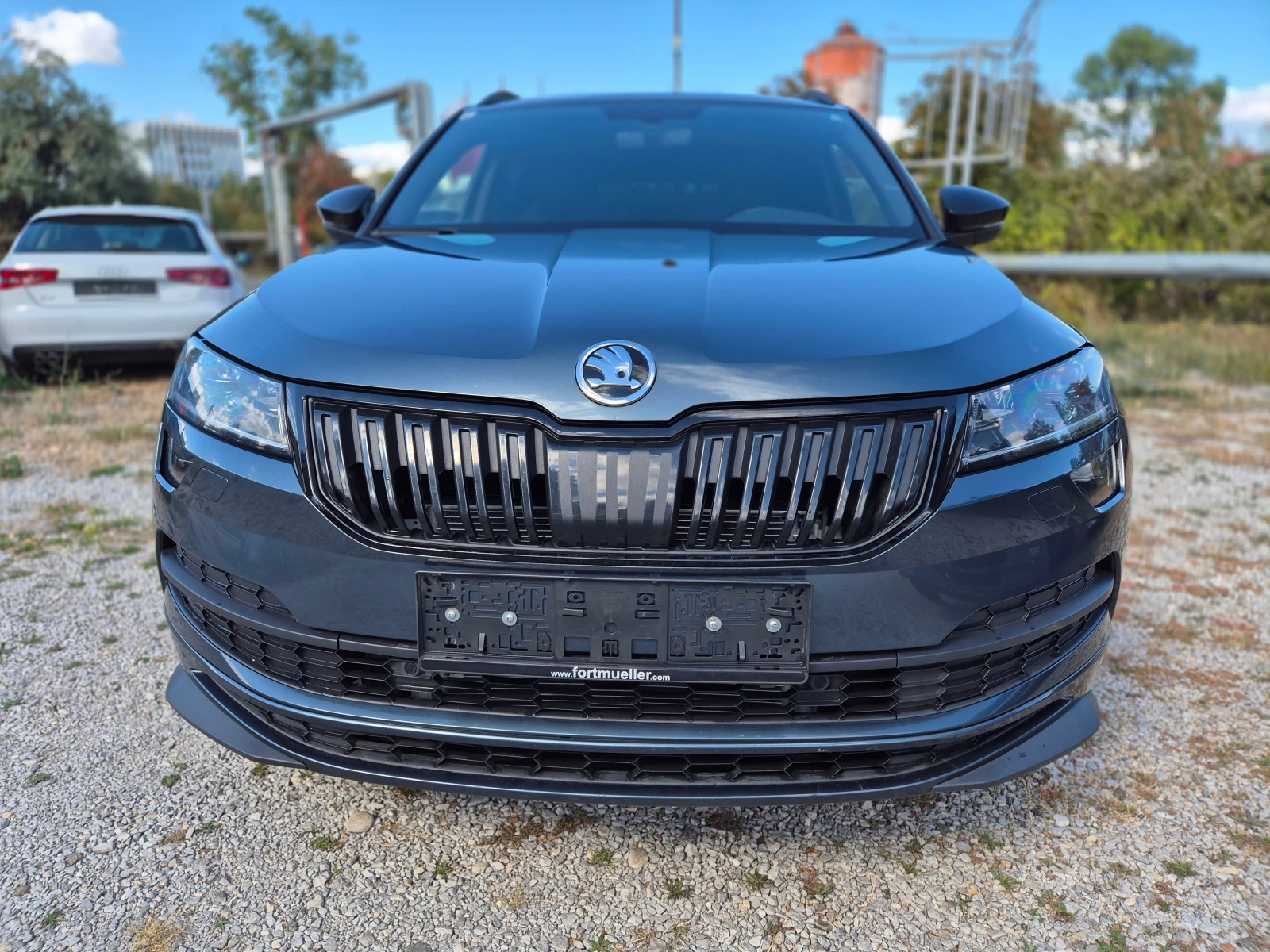 Skoda Karoq 4x4 SPORTLINE TSI, снимка 2 - Автомобили и джипове - 56248249
