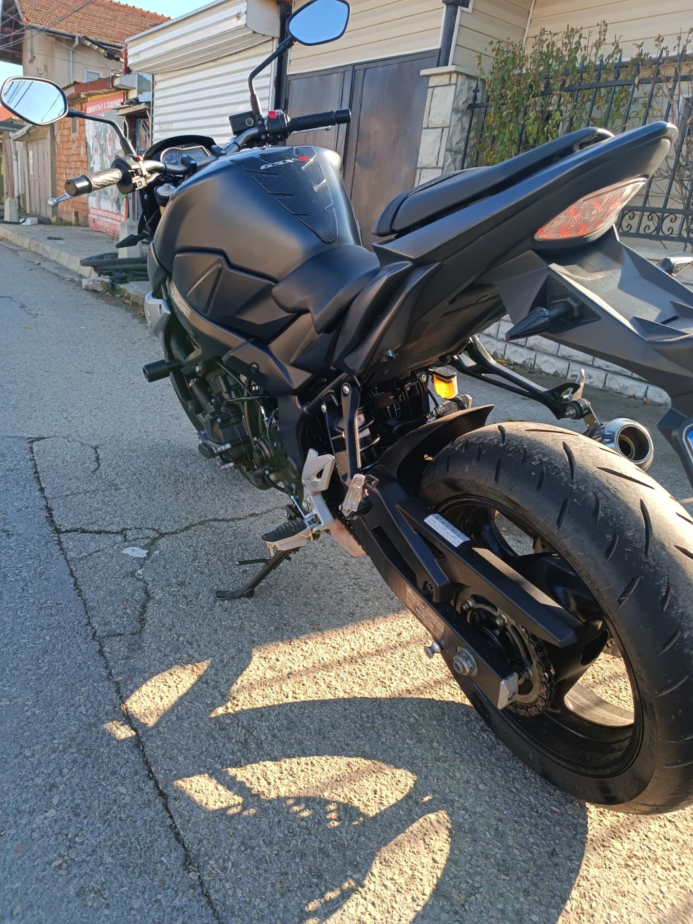 Suzuki Gsx Suzuki GSX-S 750 - изображение 4