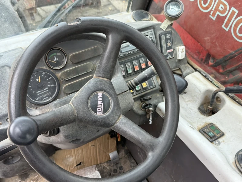 Телескопичен товарач Manitou, снимка 4 - Селскостопанска техника - 52401413