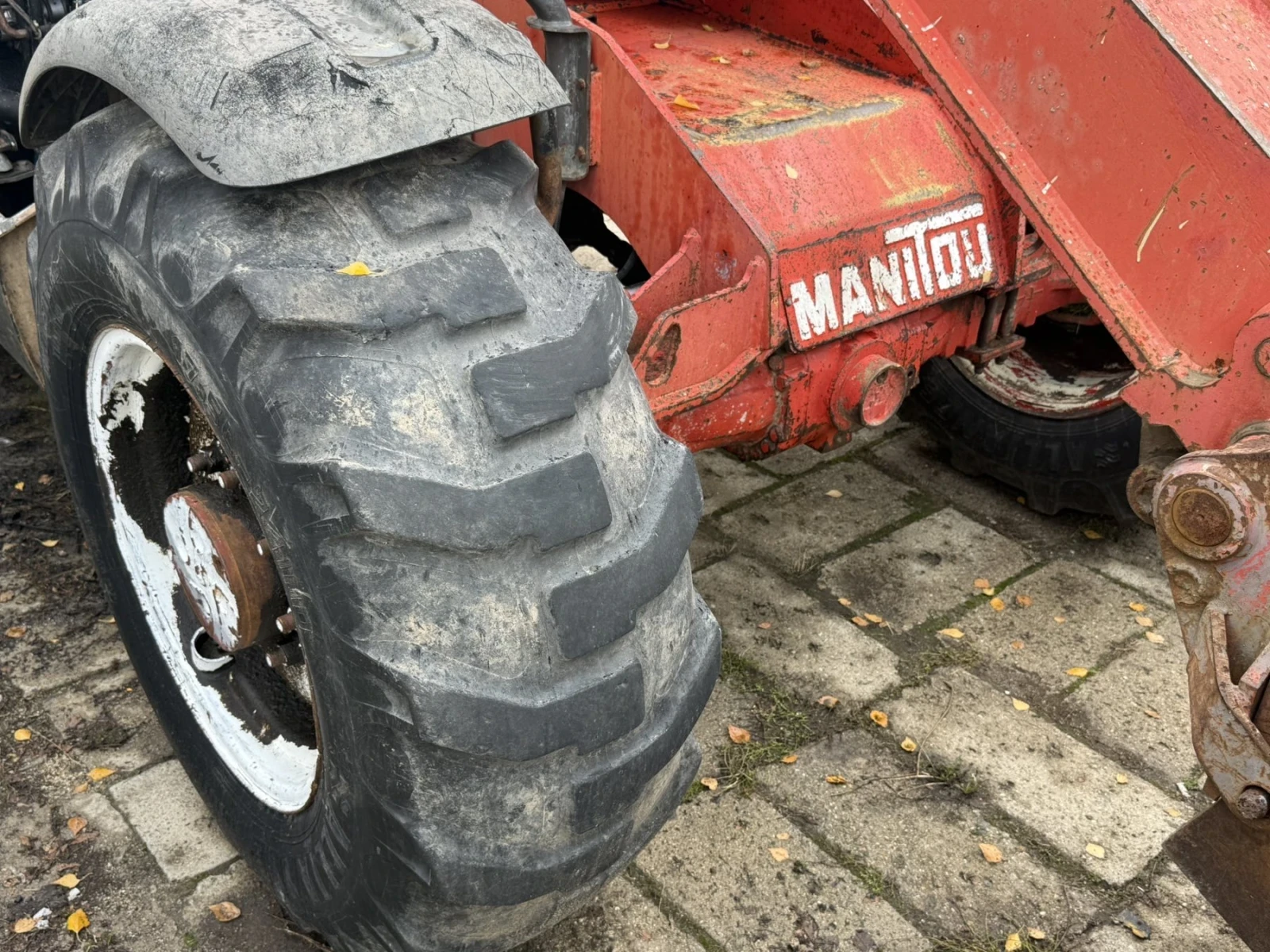 Телескопичен товарач Manitou  - изображение 10