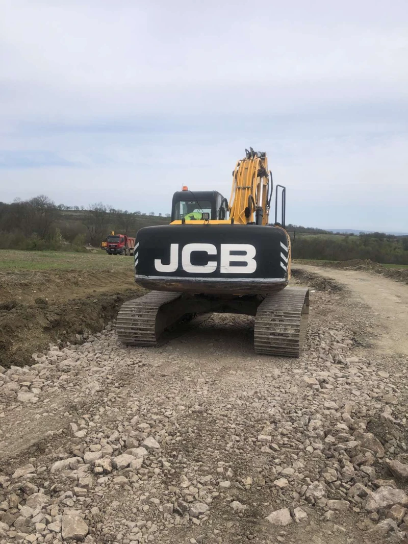 Багер JCB JS220LC, снимка 2 - Индустриална техника - 51590048