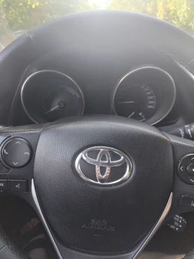 Toyota Auris Хибрид, снимка 11