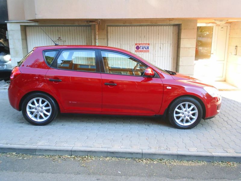 Kia Ceed 1.6 CRDI 90k.c. Comfort, снимка 3 - Автомобили и джипове - 47727241