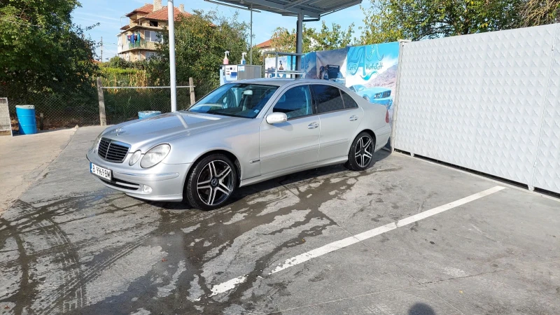 Mercedes-Benz E 220, снимка 5 - Автомобили и джипове - 48312879