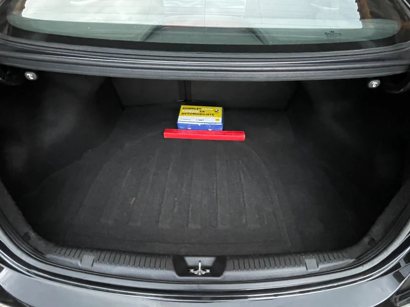 Hyundai Elantra 1.6 i AUTOMAT, снимка 6 - Автомобили и джипове - 52717520