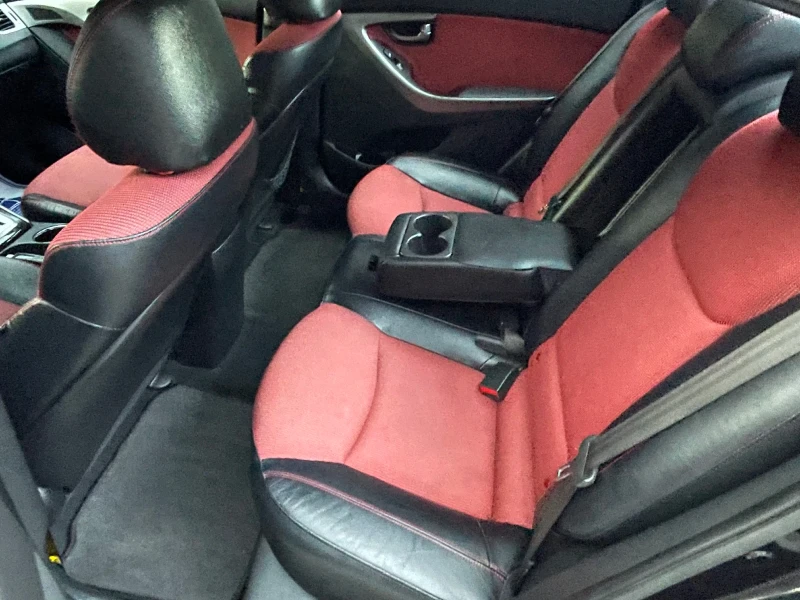 Hyundai Elantra 1.6 i AUTOMAT, снимка 9 - Автомобили и джипове - 52717520