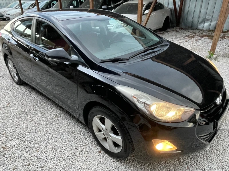 Hyundai Elantra 1.6 i AUTOMAT, снимка 5 - Автомобили и джипове - 52717520