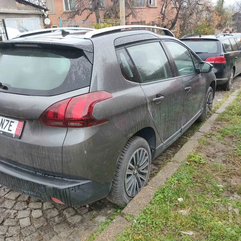 Peugeot 2008 1.2, снимка 2 - Автомобили и джипове - 52342238